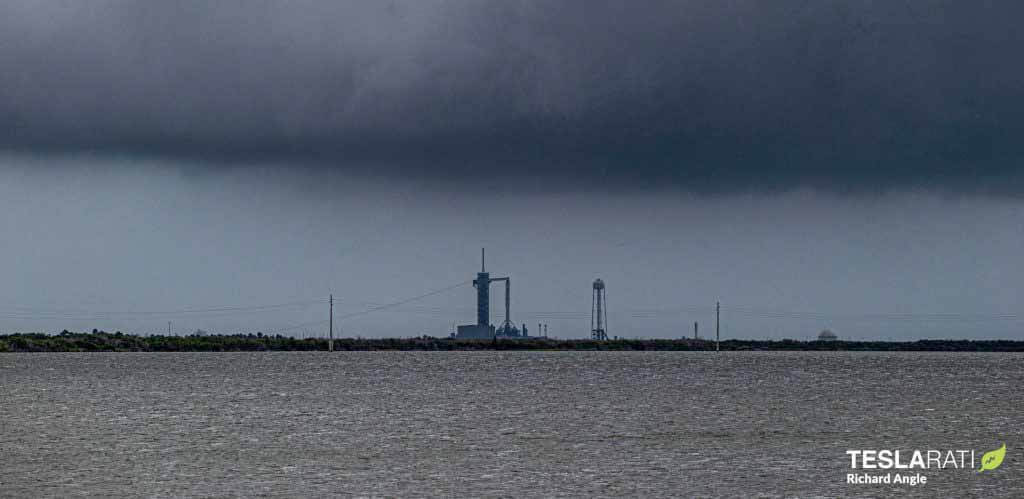 Космический астронавт НАСА SpaceX Falcon 9 для исторического дебюта