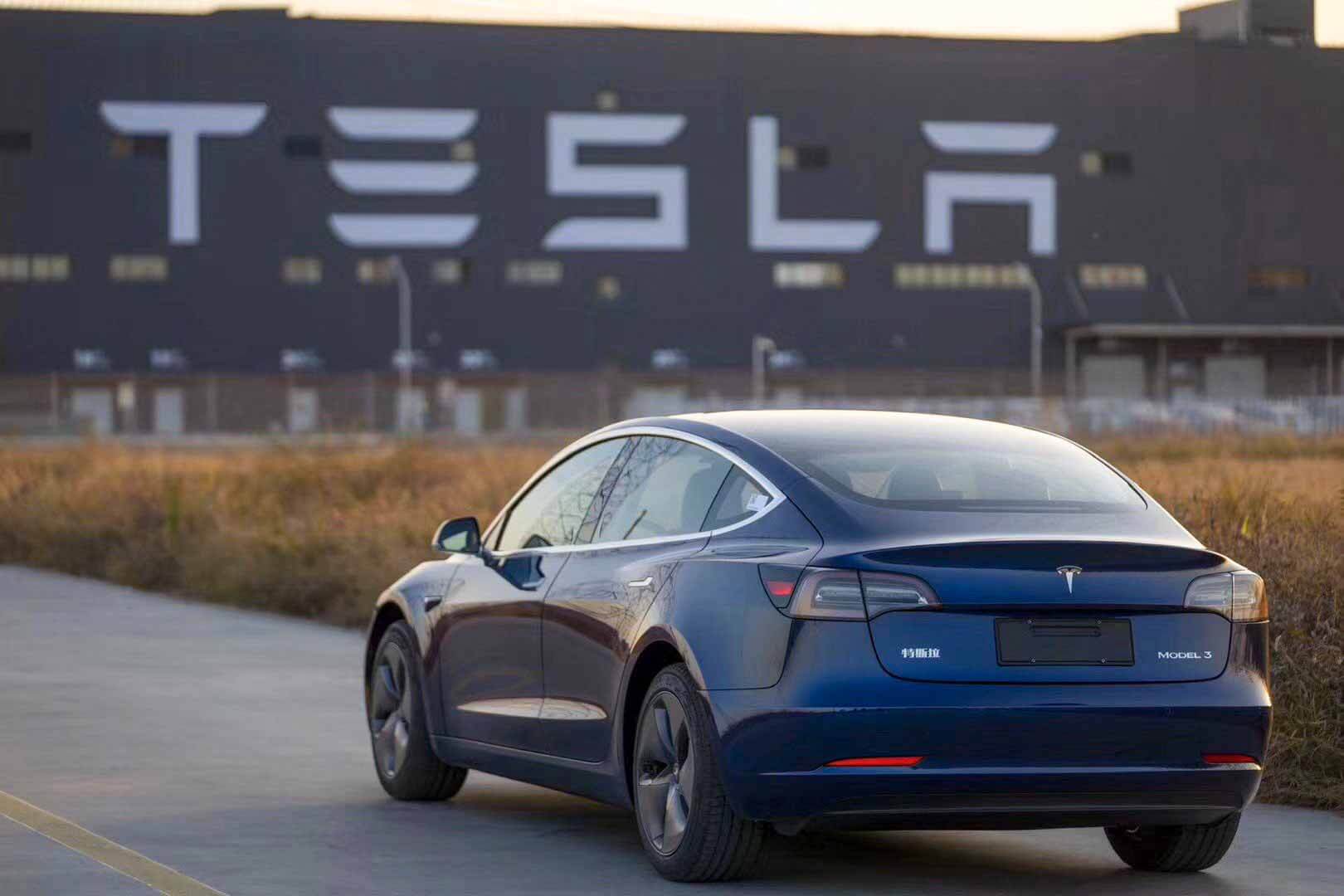 Китайская компания Tesla CATL Battery открывает миллионную батарею
