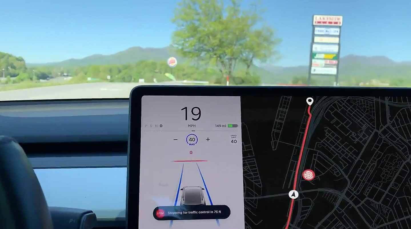 Управление стоп-сигналом автопилота Tesla в умной рекламной кампании Burger King