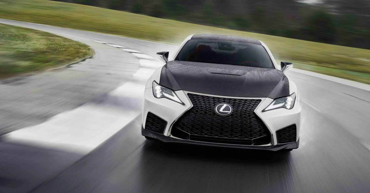 Lexus выпустил купе RC F для гоночных трасс