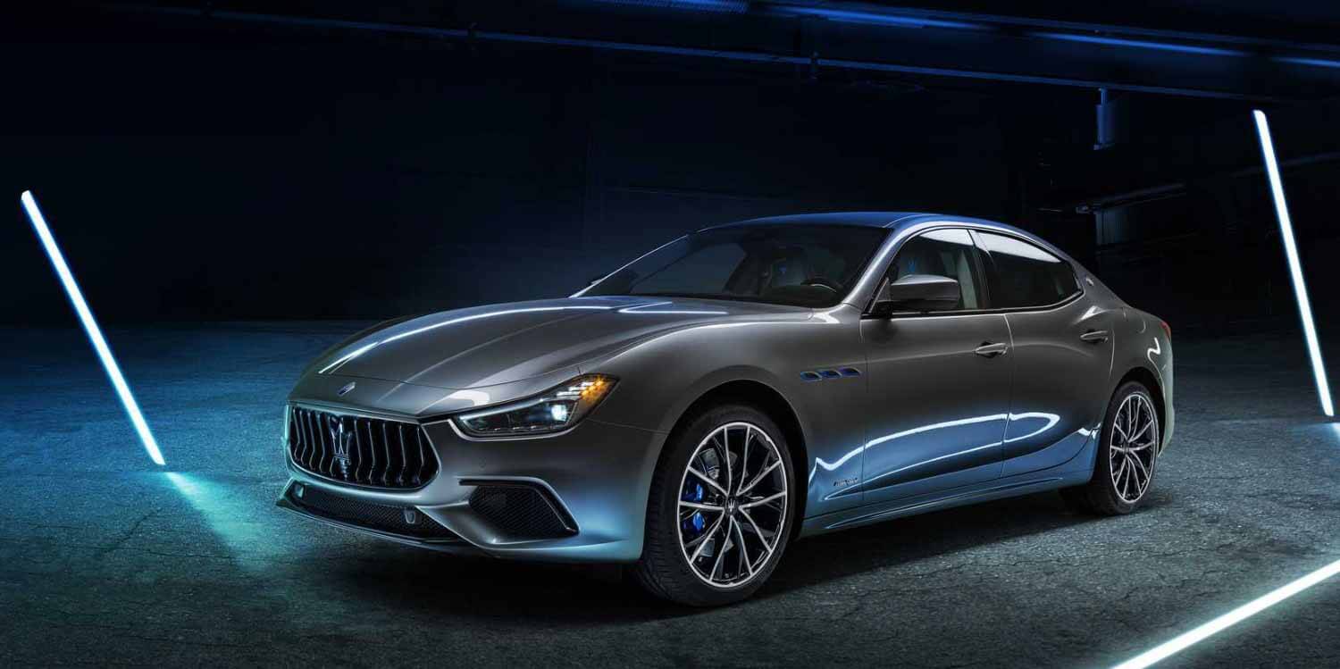 Седан Maserati Ghibli стал двухлитровым и слегка электрическим
