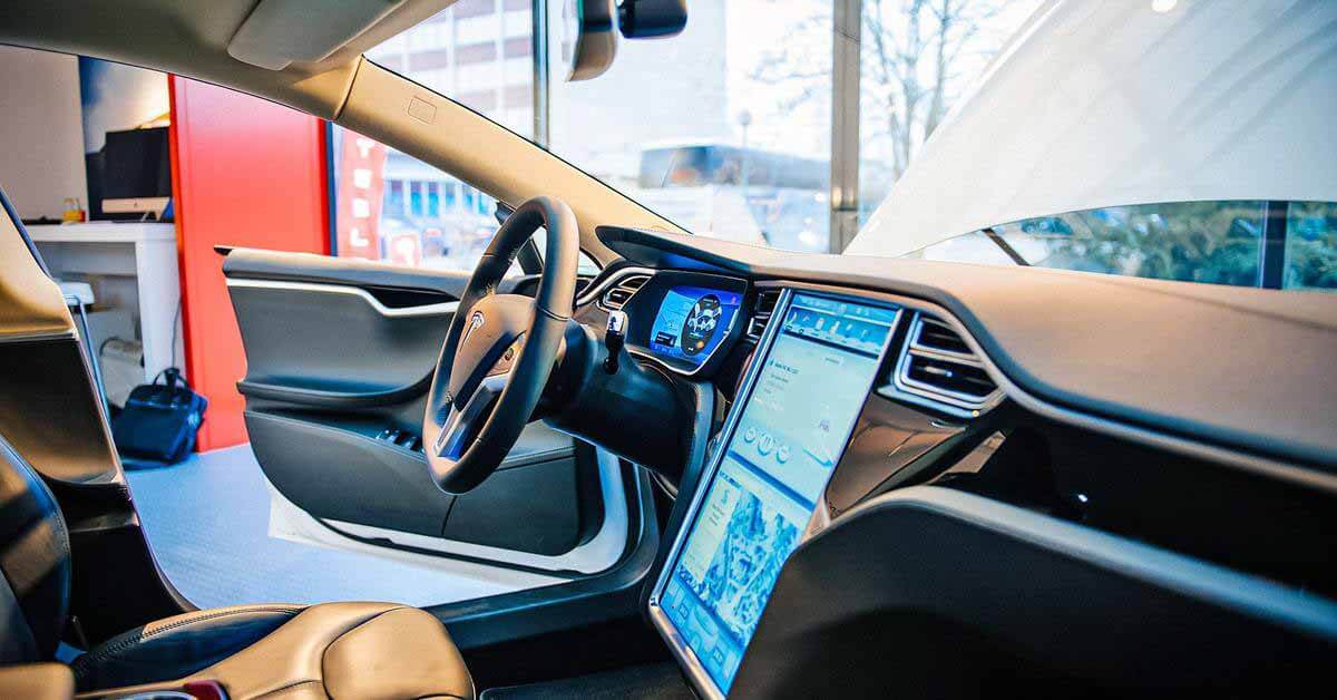 Tesla приостанавливает испытания автопилота нового поколения из-за технических неисправностей