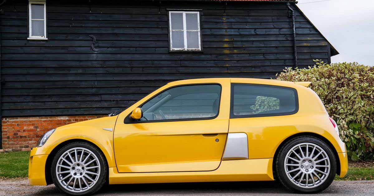 Старый Renault Clio продан на аукционе по цене нового BMW M3