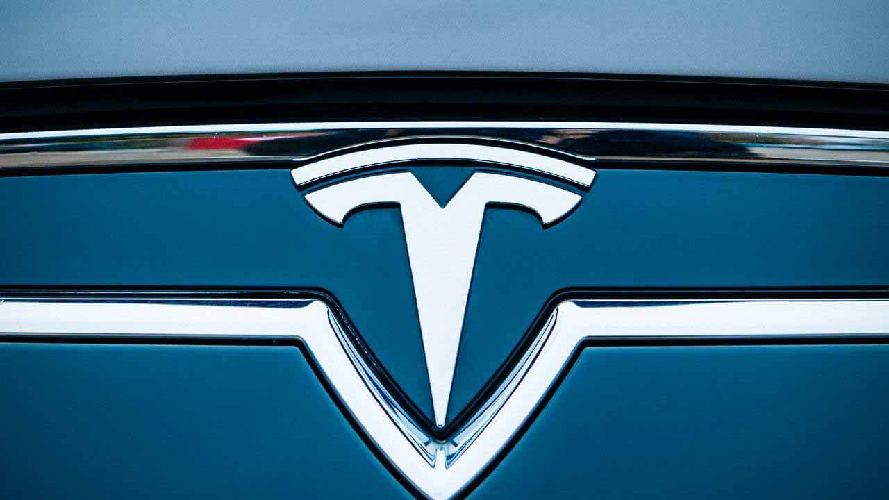 Tesla разбилась во время съемок рекламы автопилота
