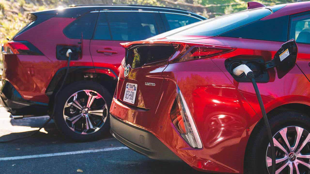 Toyota потратит 1,3 млрд долларов на завод по производству аккумуляторов для электромобилей