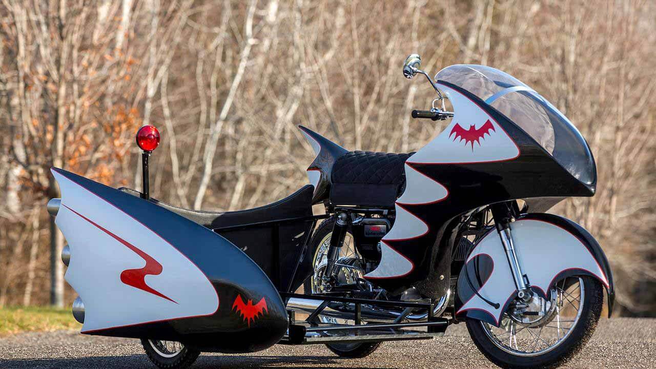 Мотоцикл Бэтмена, построенный на базе 55-летней Yamaha, будет продан с аукциона за четыре миллиона рублей