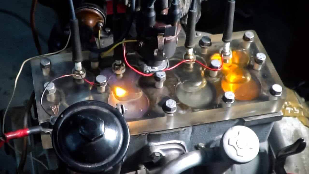 Видео: посмотрите, как работает двигатель Москвича изнутри