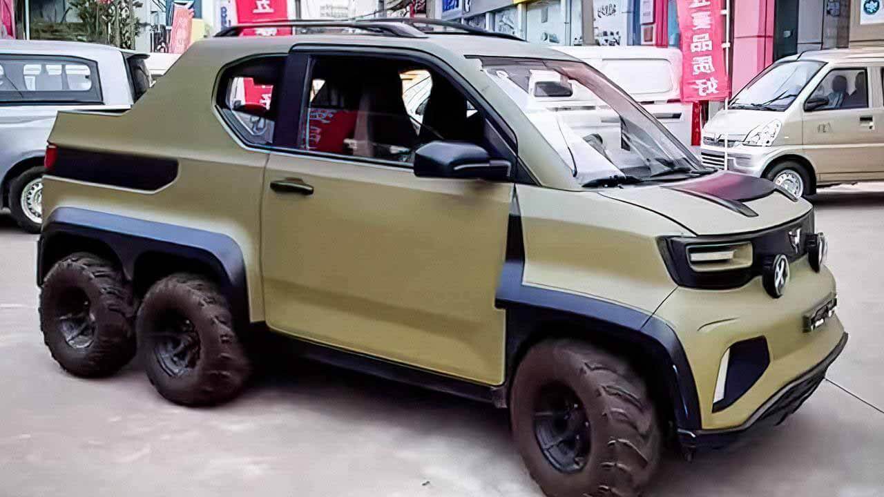 Крохотный электромобиль из Китая превратился в шестиколесного монстра