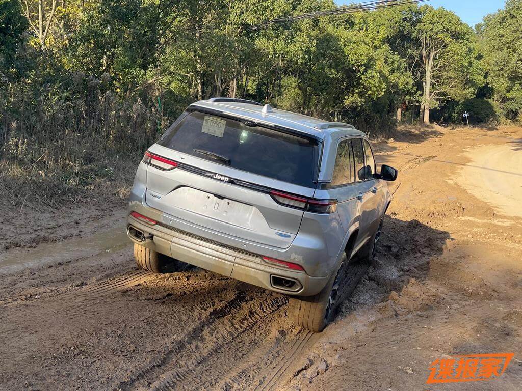 Jeep Grand Cherokee 4xe 2023 снова обновили