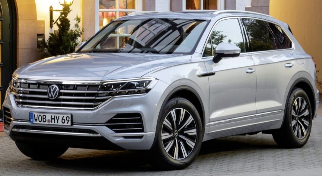 Volkswagen Touareg 2023: опубликованы рендеры обновленной версии