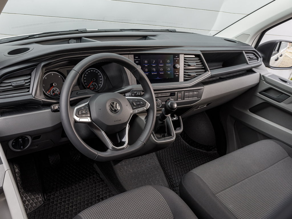 Европейцев предостерегли от покупки нового Volkswagen Transporter: он вас разорит