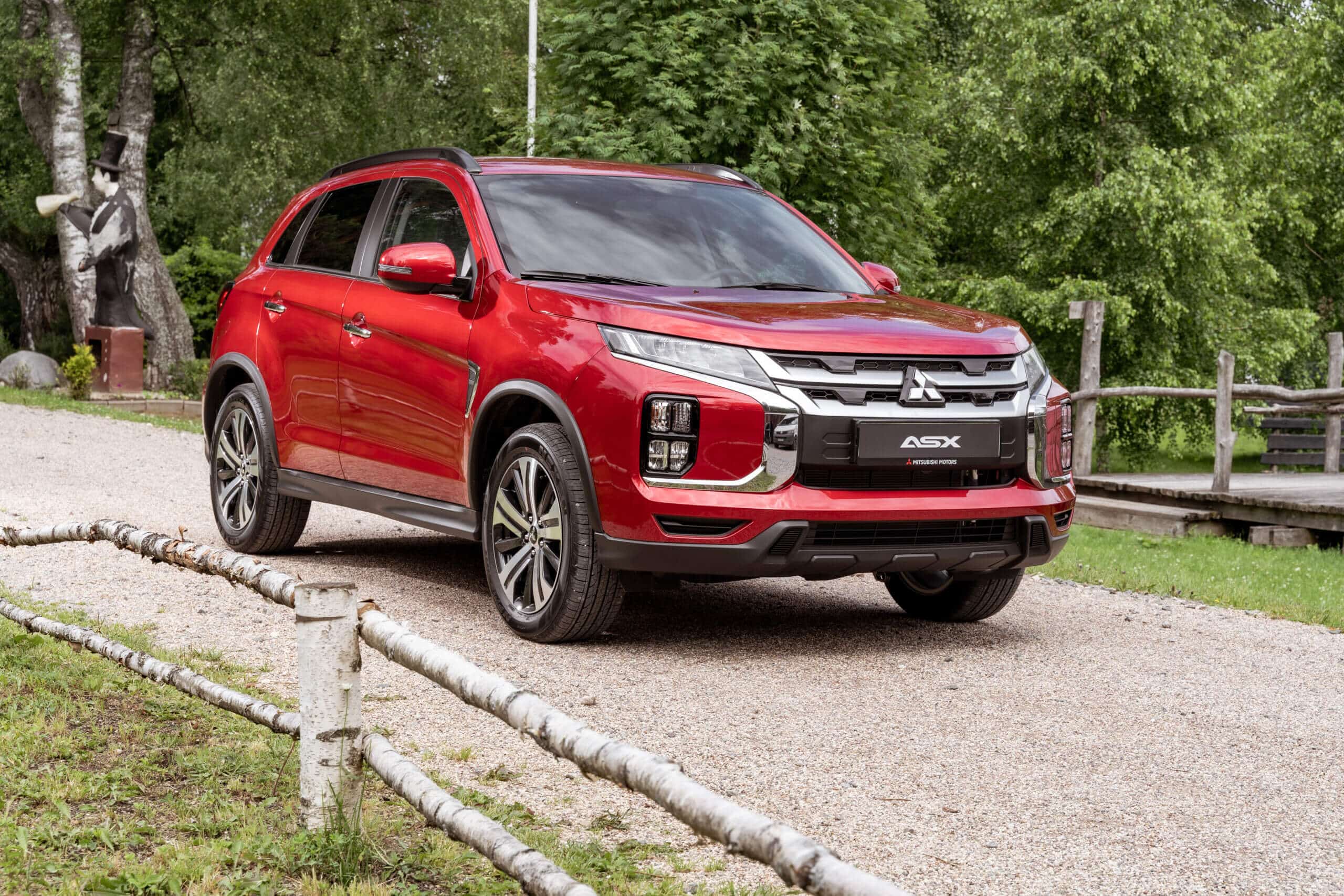 Mitsubishi ASX 2023 продается в России по цене от 2,5 млн рублей.