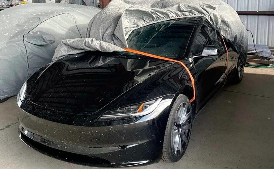Tesla Model 3 2024 года нового поколения показана на фото