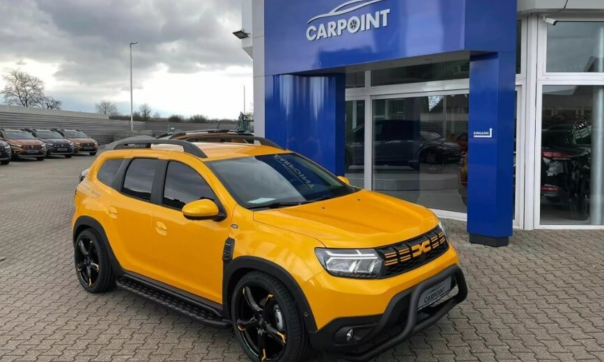 Dacia Duster 2023 представлен в желтом издании CarPoint