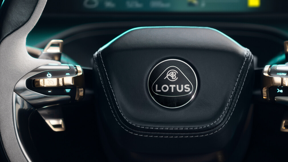 Lotus готовится к премьере конкурента Porsche Macan: первые подробности о новинке