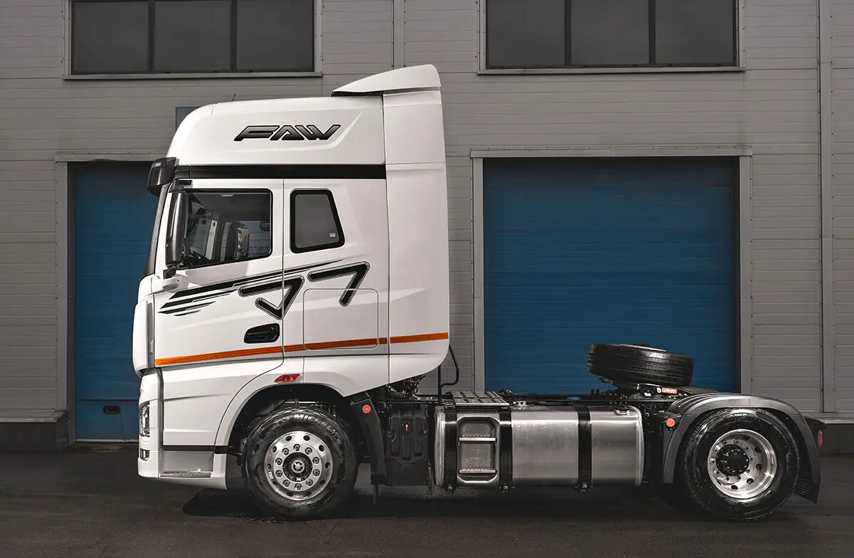 FAW J7 2023 появился в России как замена европейским грузовикам