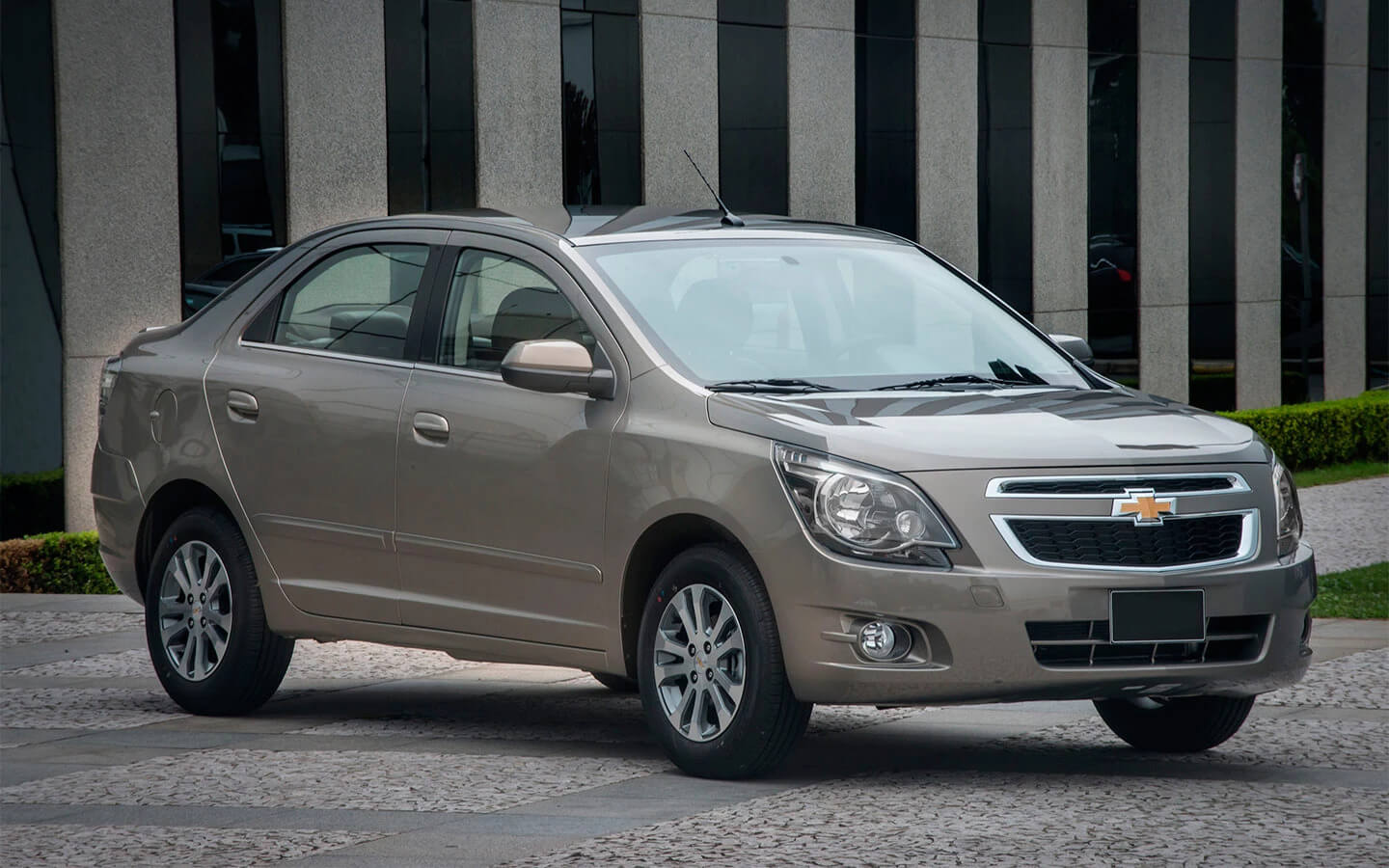 Chevrolet Cobalt 2023 продается в России по цене от 1,44 млн рублей.