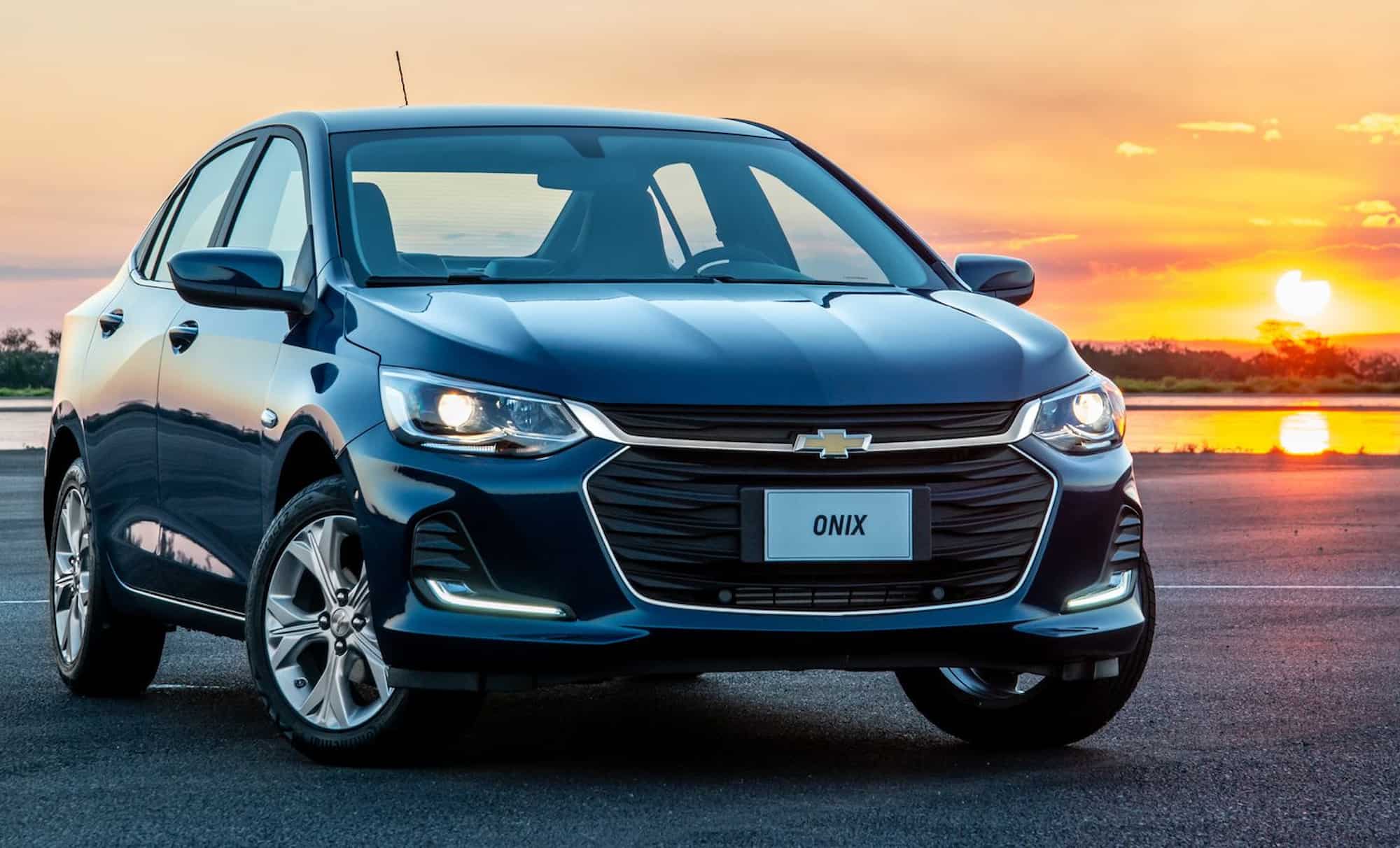 Chevrolet Onix 2023 продается в России за 2,0 млн рублей.