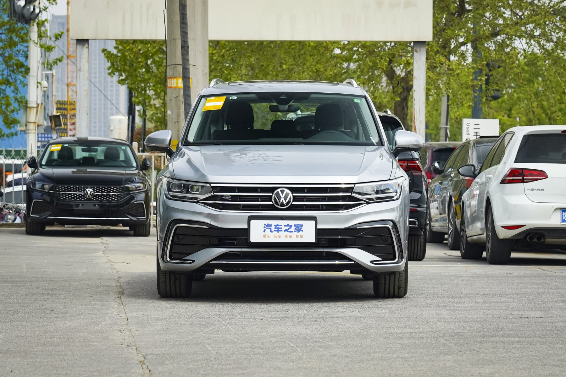 В Россию привезли удлиненный Volkswagen Tiguan с семиместным салоном