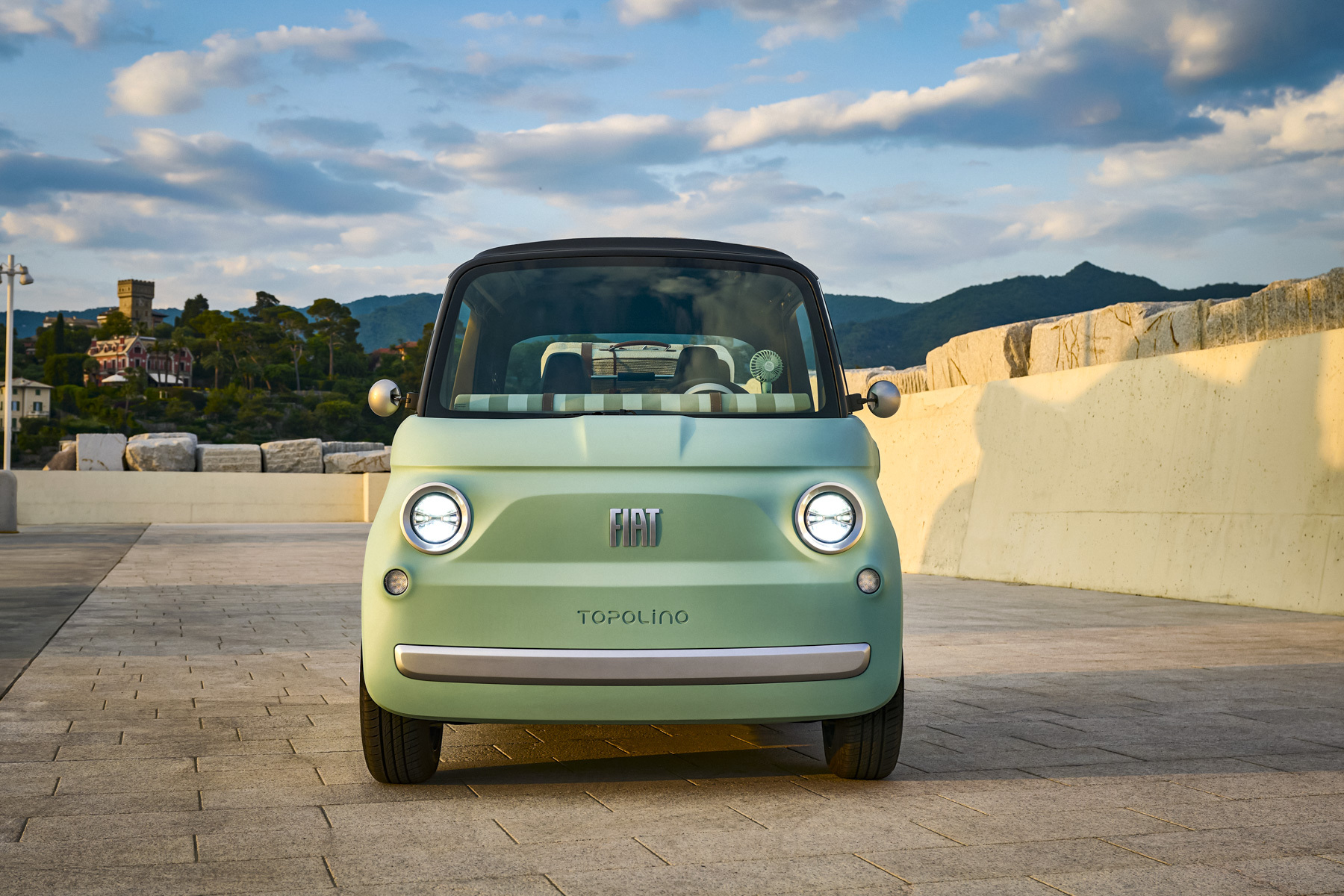 Fiat возродил микроавтомобиль Topolino в виде крошечного электромобиля