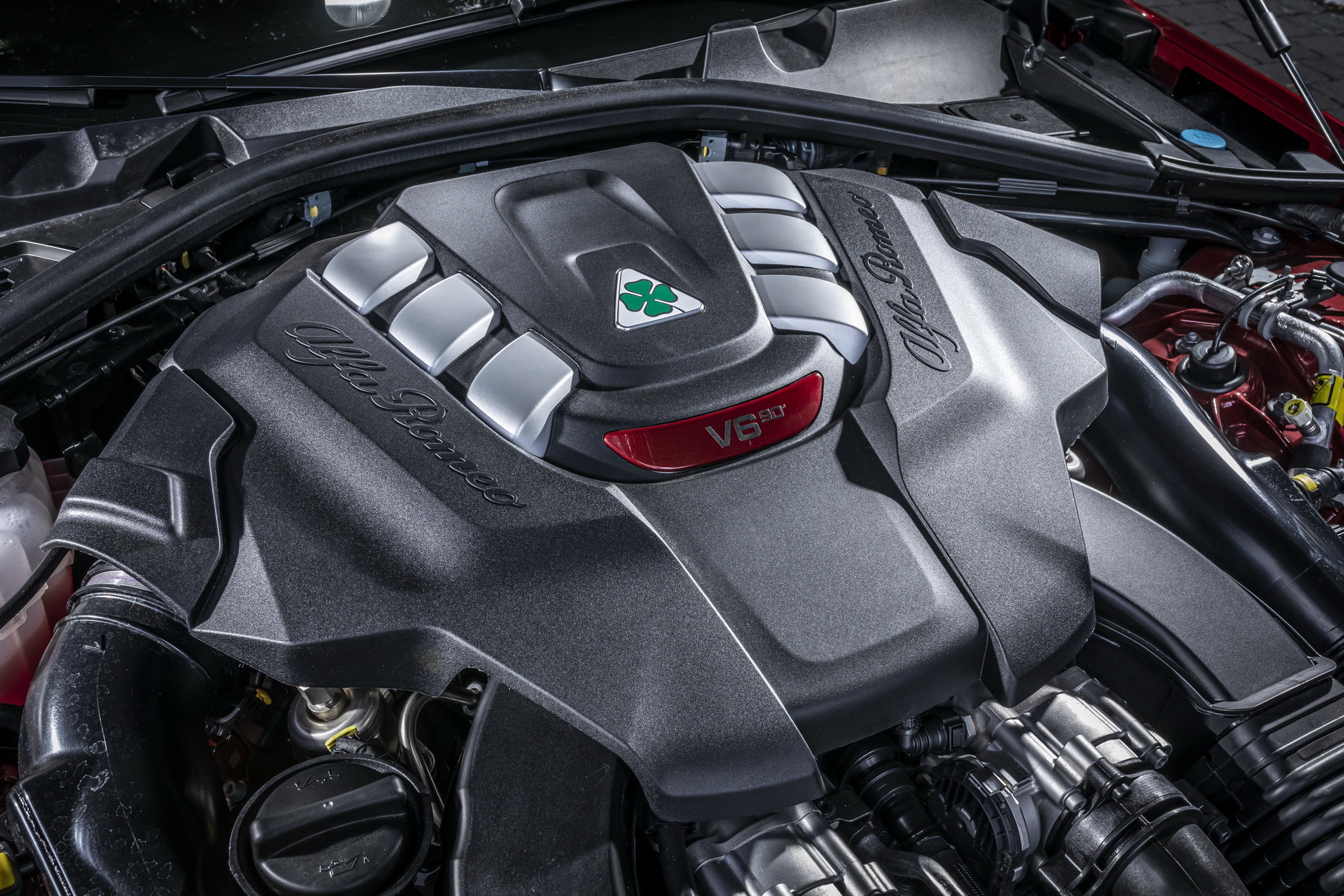 Alfa Romeo сохранит двигатель V6 после введения эконорм Евро-7