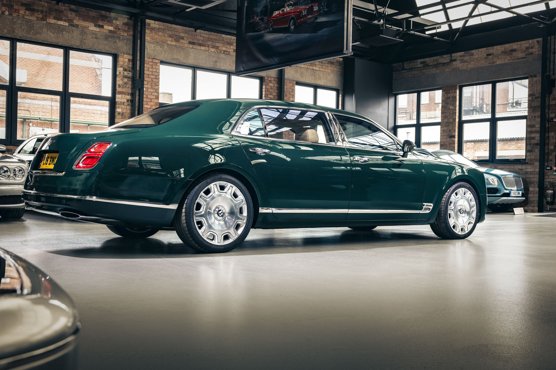 Bentley показал седан Mulsanne, построенный для королевы Елизаветы II