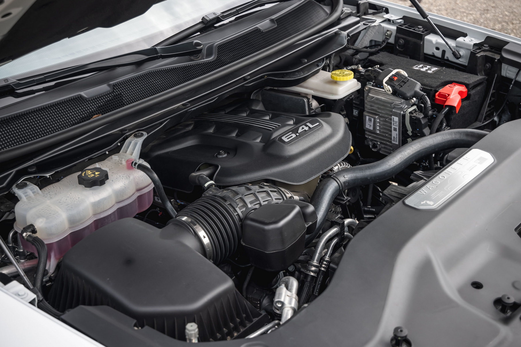 Официально: Jeep снял с производства флагманские внедорожники Hemi с двигателем V8