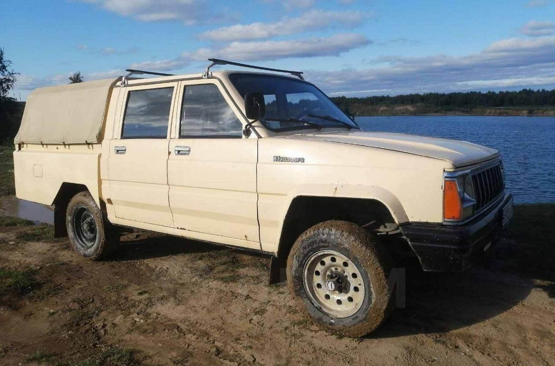 A Chinese clone of the Jeep Cherokee on the UAZ-469 chassis is being sold in Russia.