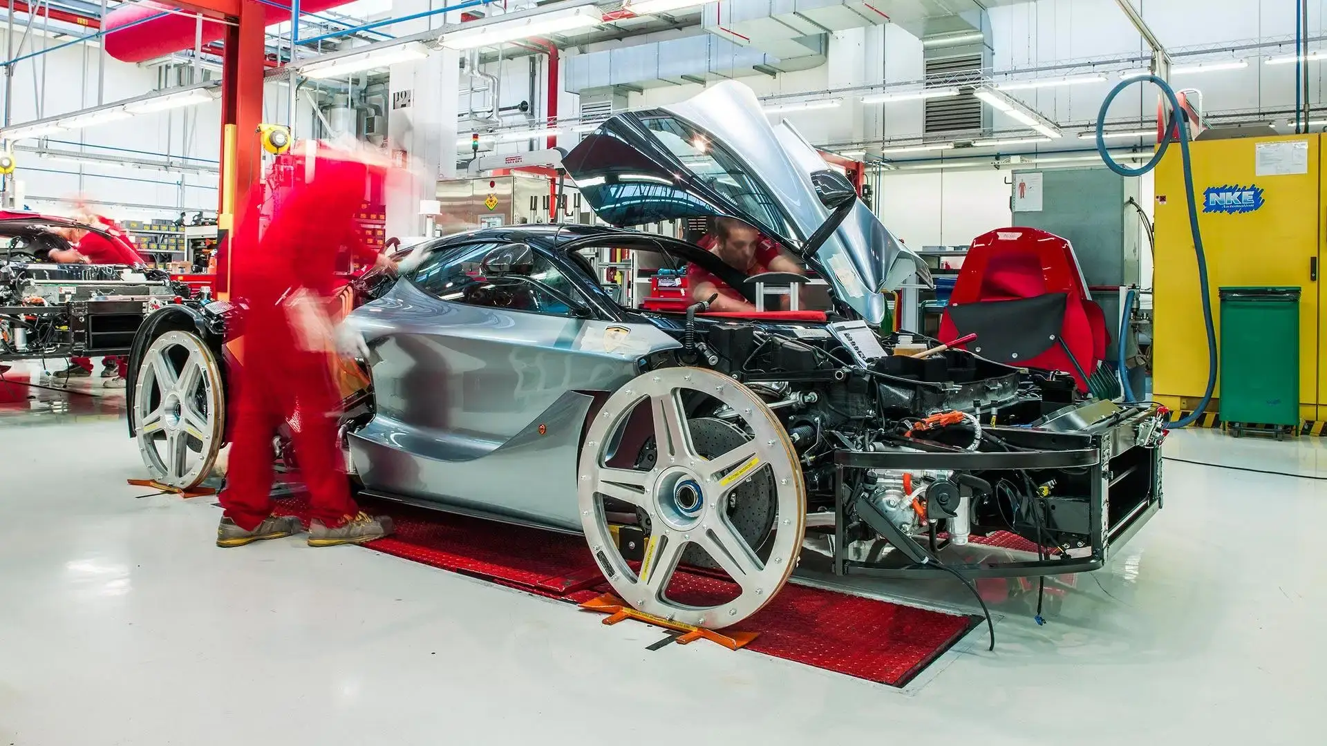 A million dollars per part: the cost of repairing a Ferrari LaFerrari has been declassified