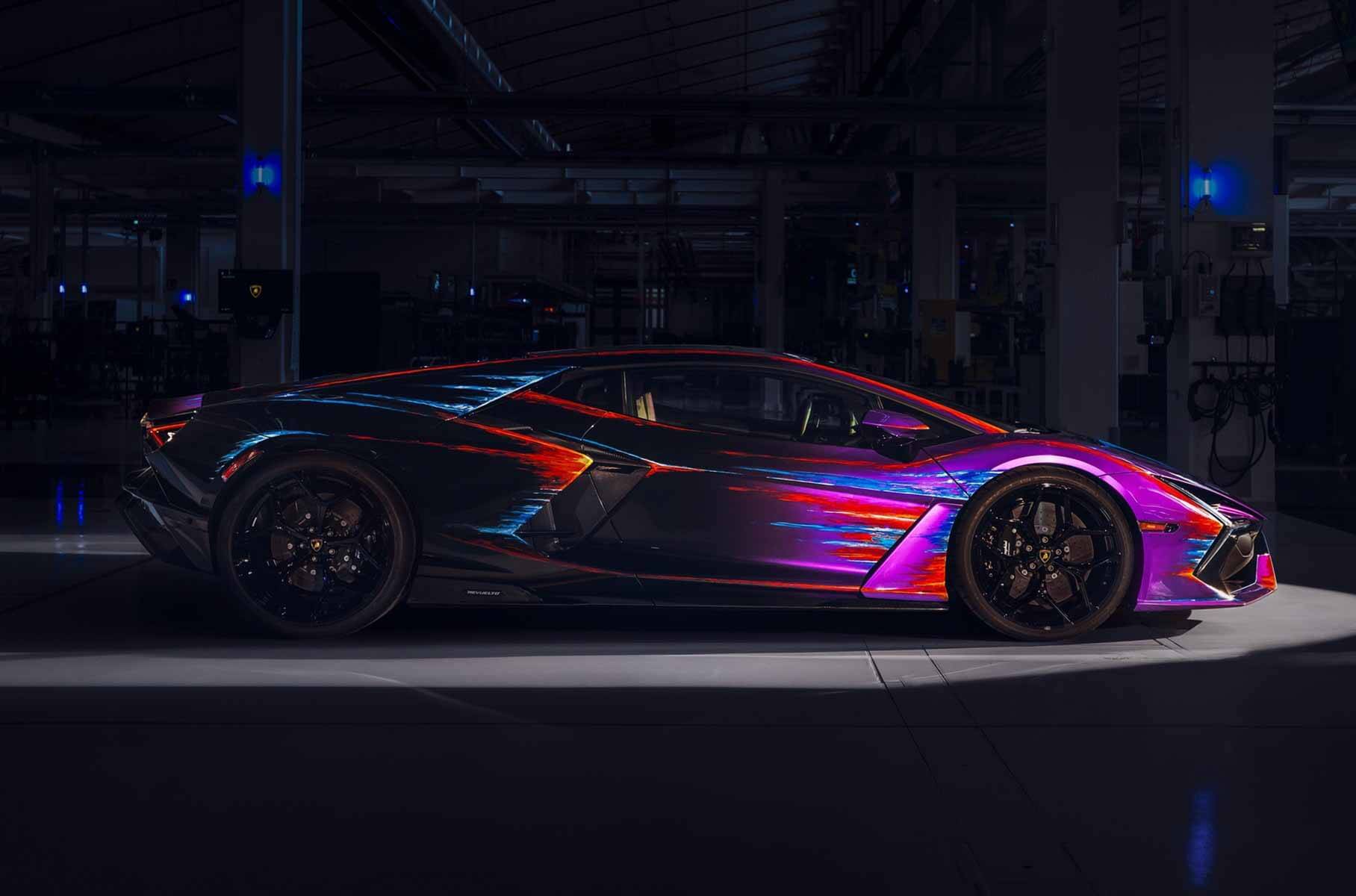 Lamborghini presented an art version of the super hybrid Revuelto