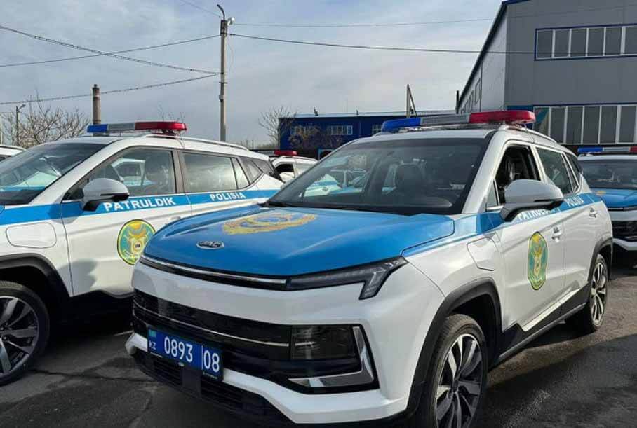 Полицию Казахстана раскритиковали за покупку электромобилей JAC