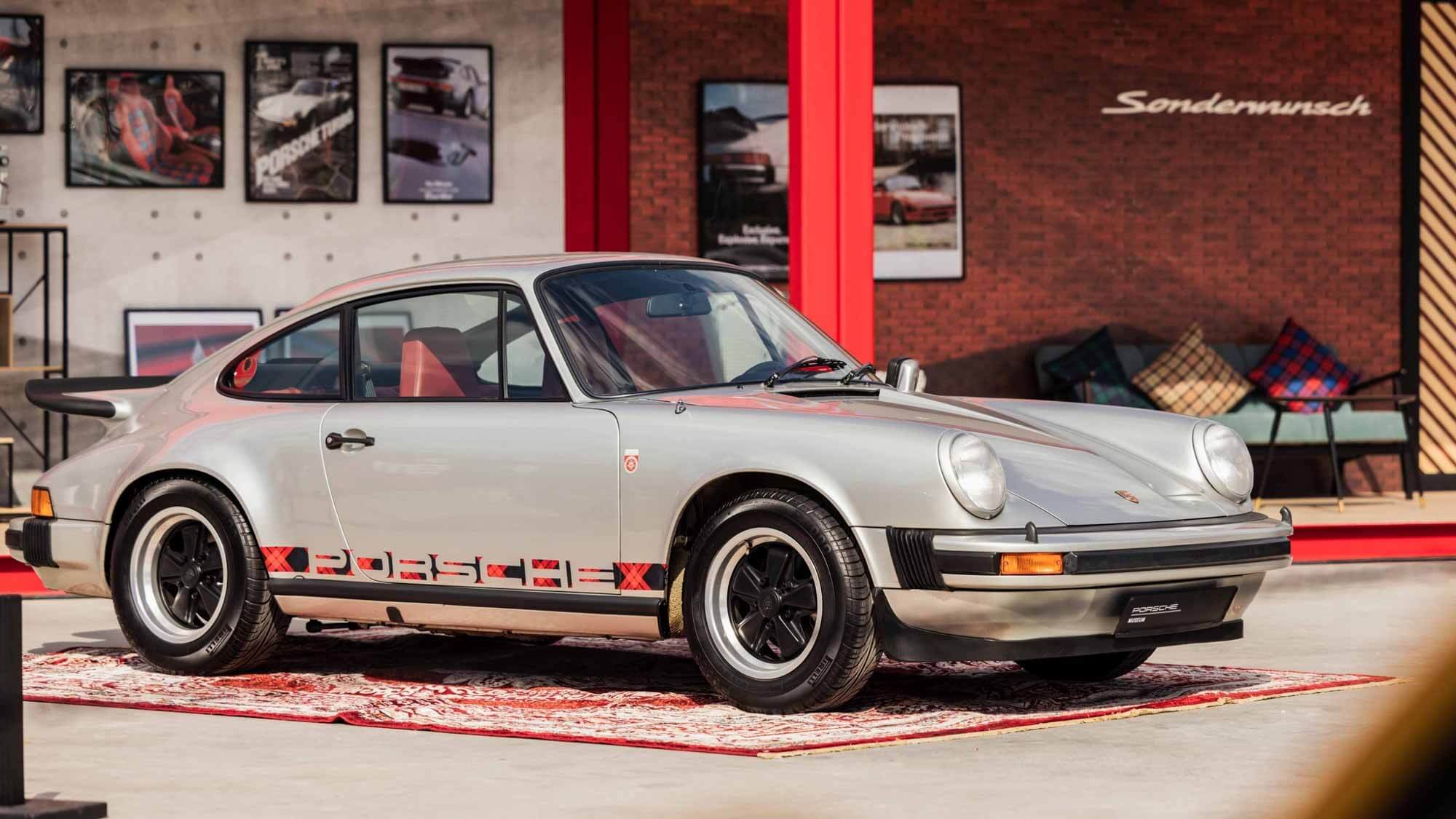 Porsche showed a unique coupe in honor of the first copy of the 911 Turbo model
