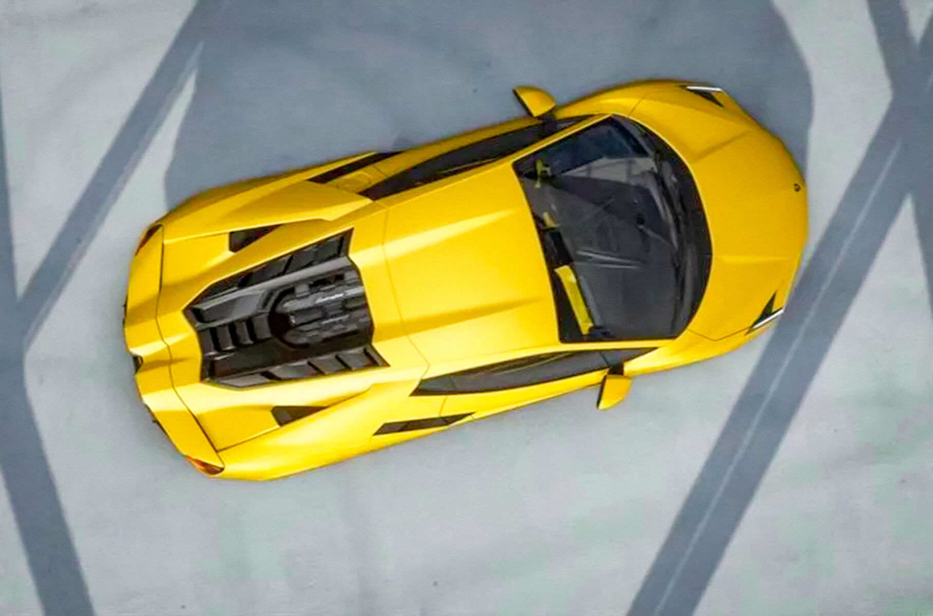The newest Lamborghini Revuelto was put up on Avito for 130 million rubles