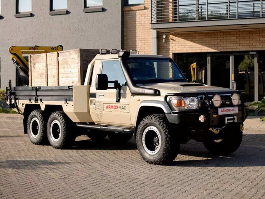 The South African company Armormax has turned the Toyota Land Cruiser 79 into an indestructible six-wheeled TAC-6 pickup truck