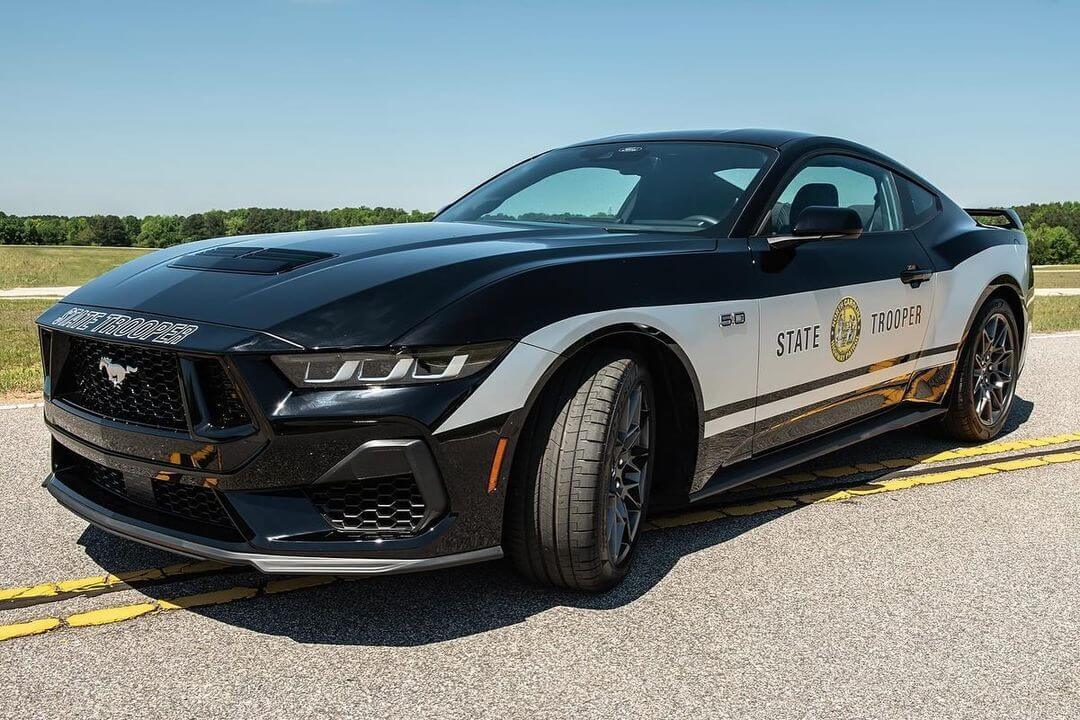 Police received a new generation Ford Mustang coupe