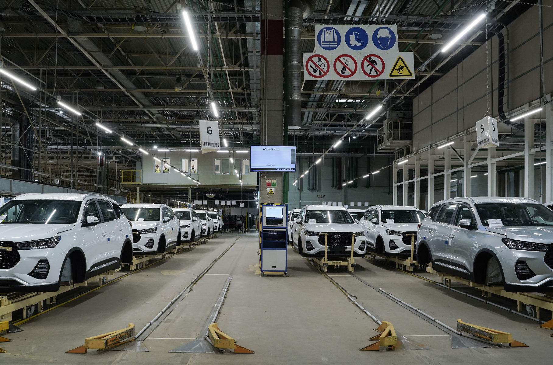 He who must not be named: how Xcite crossovers are assembled at a former Nissan plant
