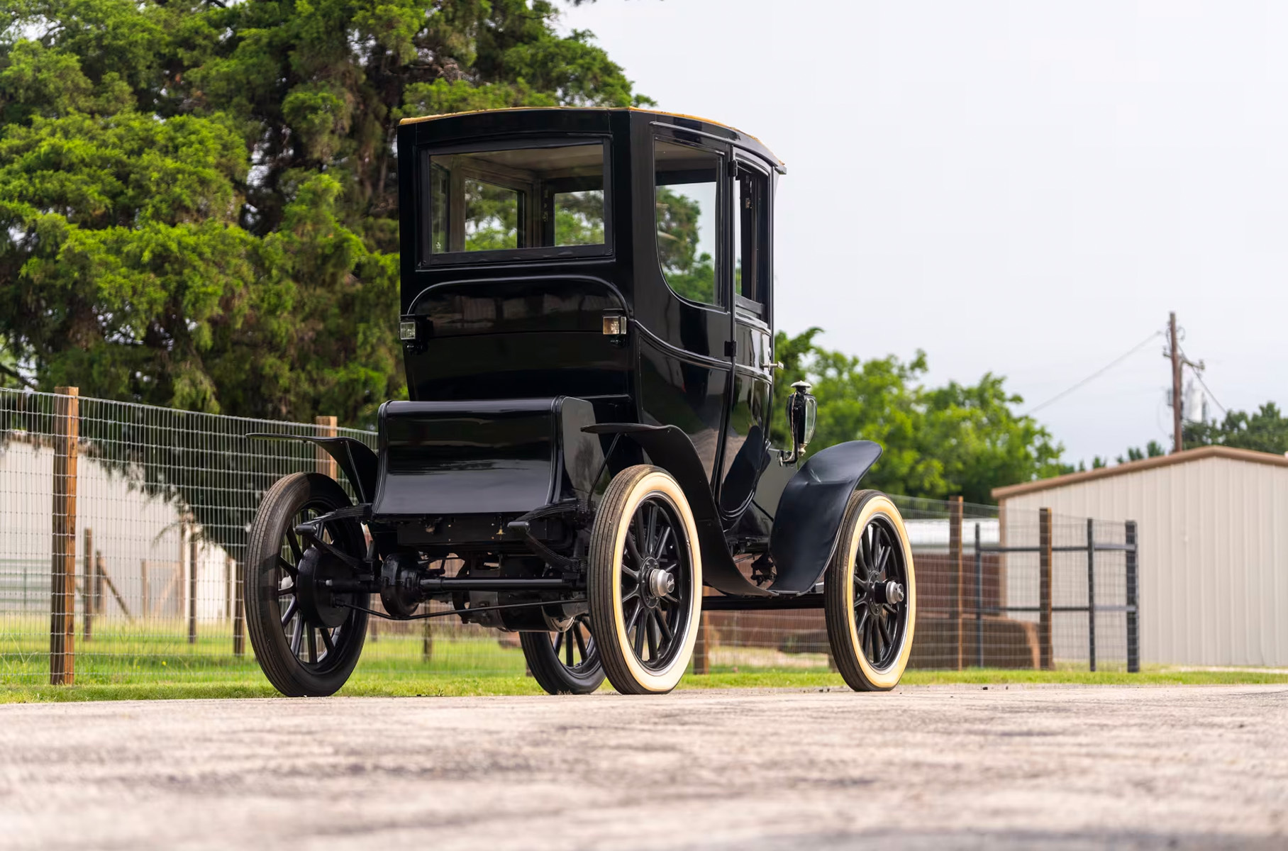 Waverly Model 93 electric car from 1913 will be put up for auction